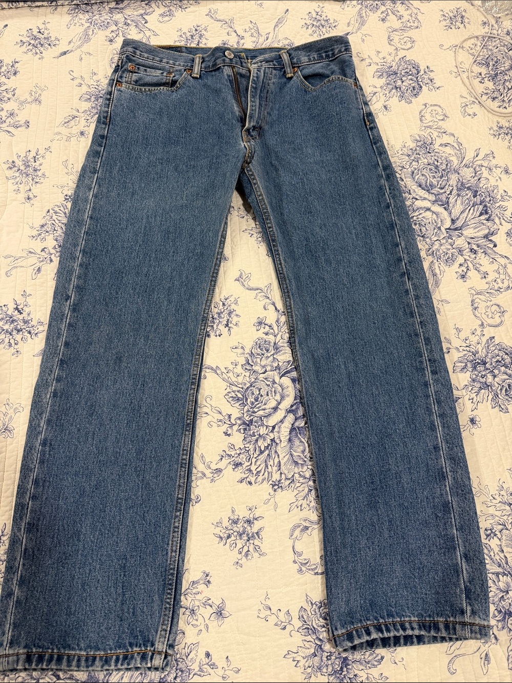 Classic Men's Straight-Leg Jeans - Blue